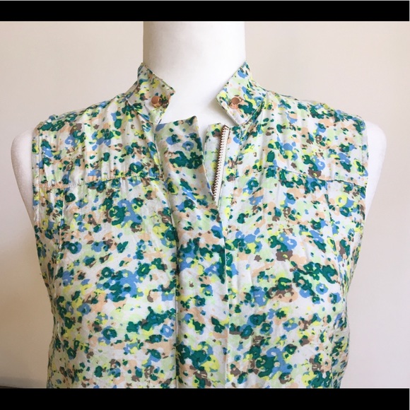 Beautiful BCBGeneration zip up hi lo blouse - Picture 2 of 8